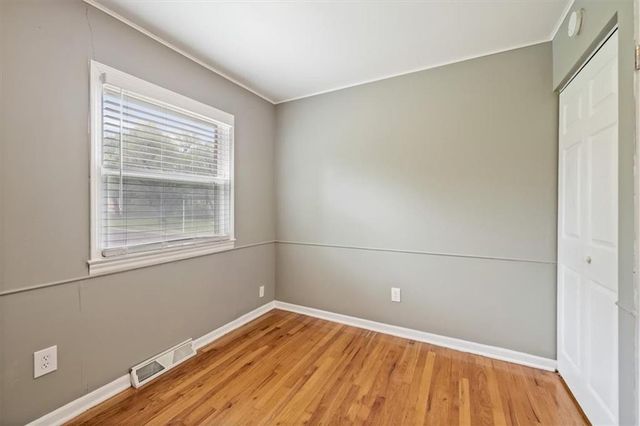 9934 England Drive, Overland Park, KS 66212
