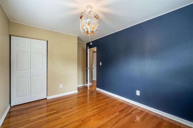9934 England Drive, Overland Park, KS 66212