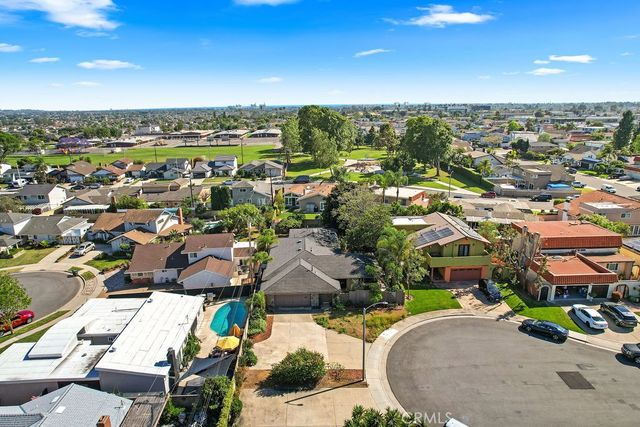 8222 Prestwick Circle, Huntington Beach, CA 92646