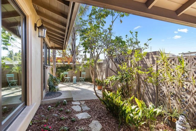 8222 Prestwick Circle, Huntington Beach, CA 92646