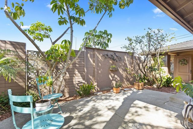 8222 Prestwick Circle, Huntington Beach, CA 92646