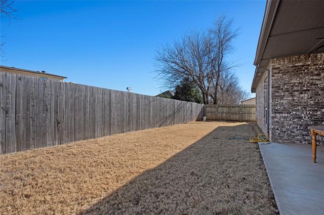 604 Eastmoor Court, Moore, OK 73160