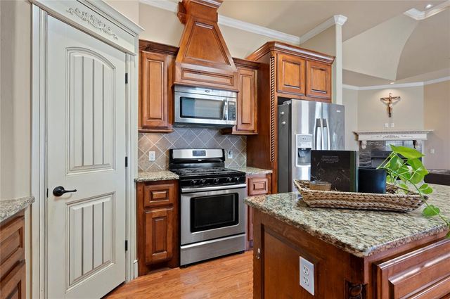 604 Eastmoor Court, Moore, OK 73160