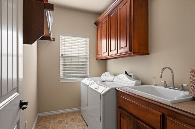 604 Eastmoor Court, Moore, OK 73160