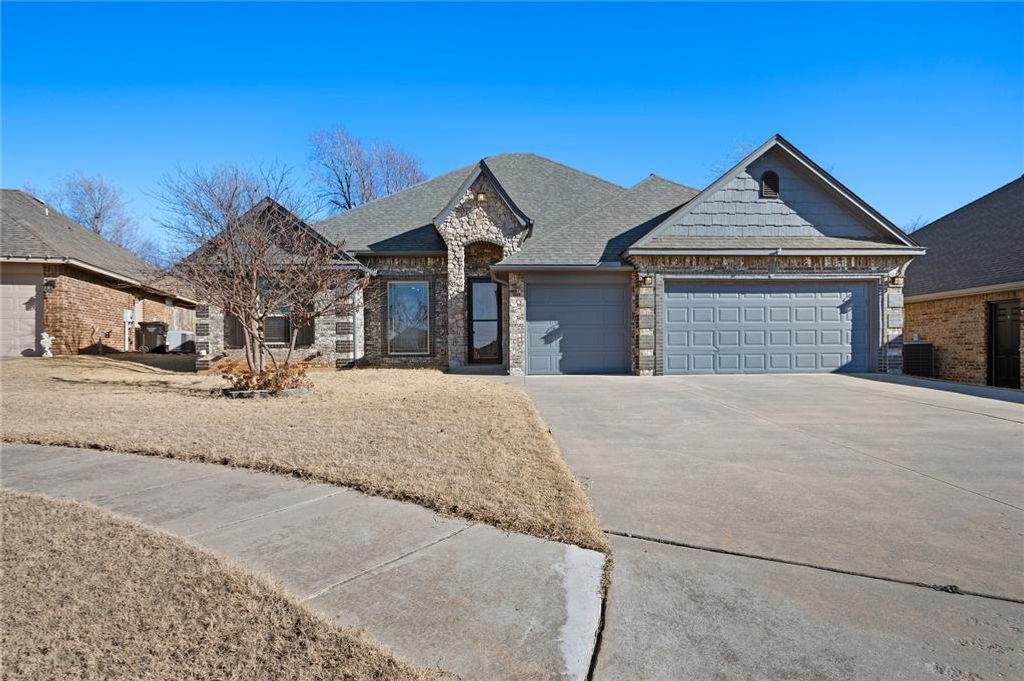 604 Eastmoor Court, Moore, OK 73160