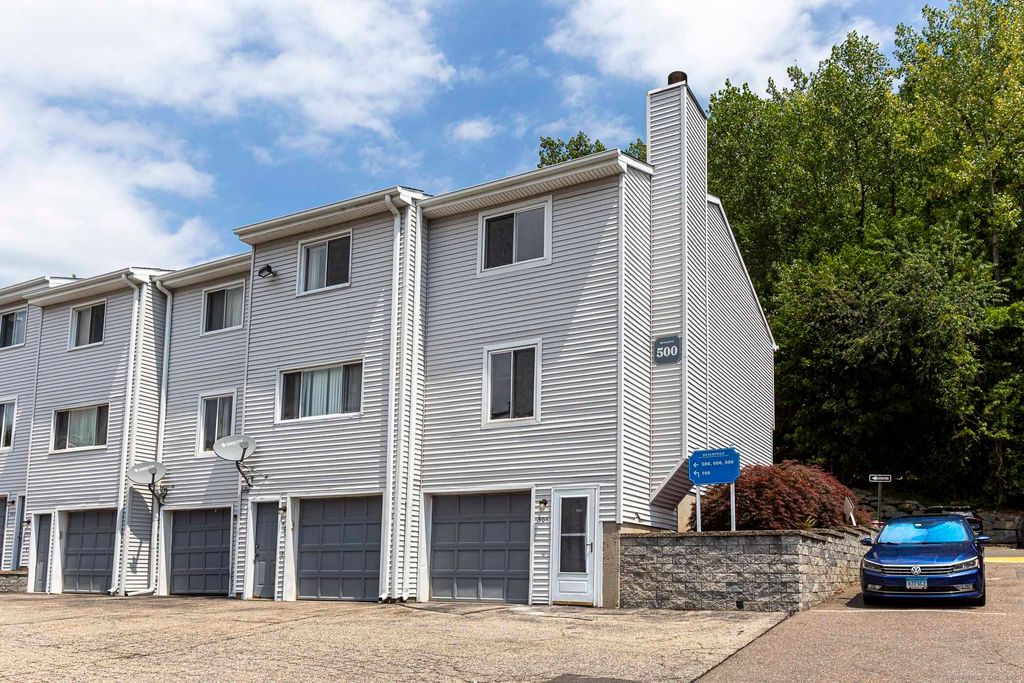 273 Derby Avenue 501, Derby, CT 06418
