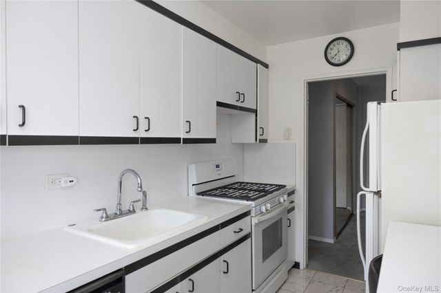 84-39 153rd Avenue 5A, Howard Beach, NY 11414