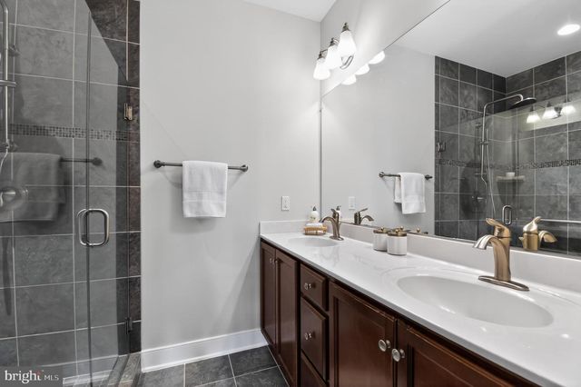 716 DIAMOND AVE, Alexandria, VA 22301