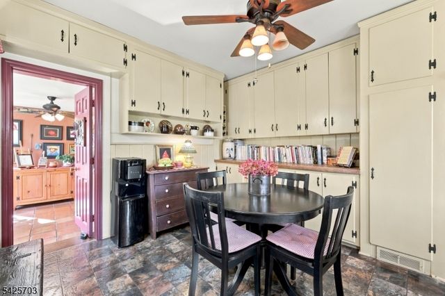 32 Tanners Brook Rd, Chester Twp., NJ 07930