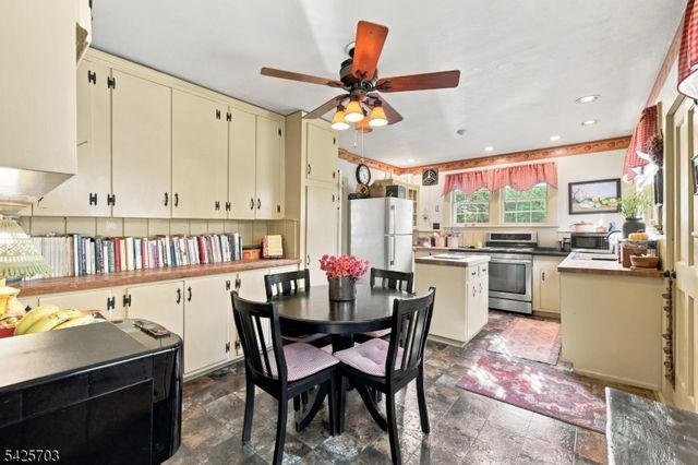 32 Tanners Brook Rd, Chester Twp., NJ 07930