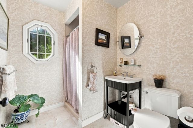 32 Tanners Brook Rd, Chester Twp., NJ 07930