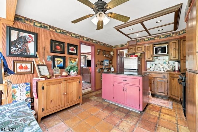 32 Tanners Brook Rd, Chester Twp., NJ 07930