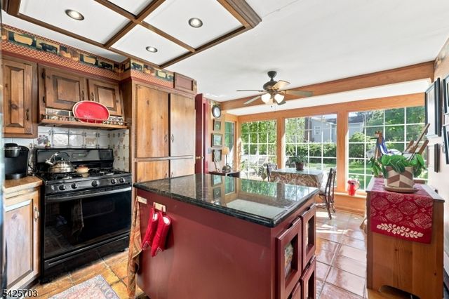 32 Tanners Brook Rd, Chester Twp., NJ 07930