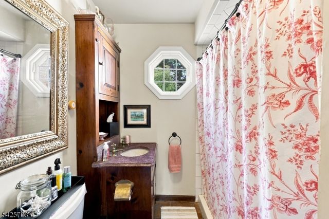 32 Tanners Brook Rd, Chester Twp., NJ 07930