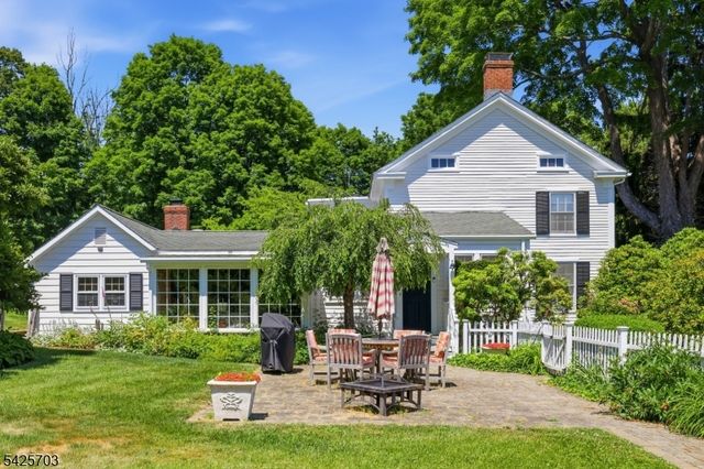 32 Tanners Brook Rd, Chester Twp., NJ 07930