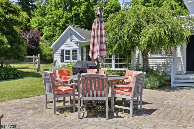32 Tanners Brook Rd, Chester Twp., NJ 07930