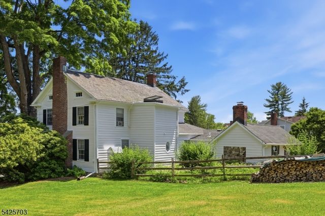 32 Tanners Brook Rd, Chester Twp., NJ 07930