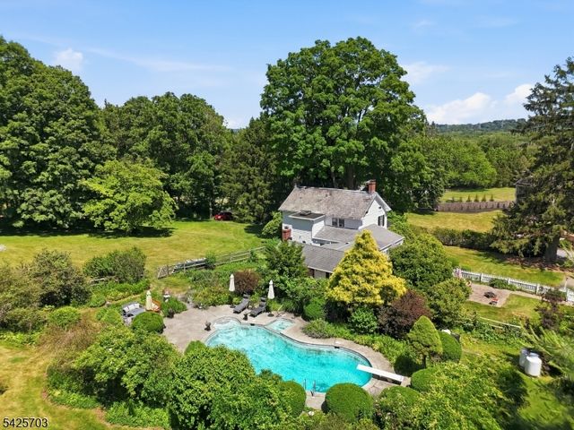 32 Tanners Brook Rd, Chester Twp., NJ 07930