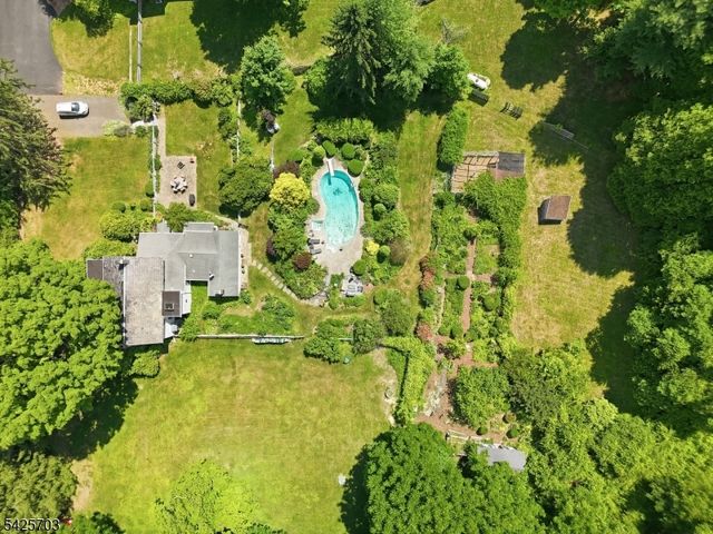 32 Tanners Brook Rd, Chester Twp., NJ 07930