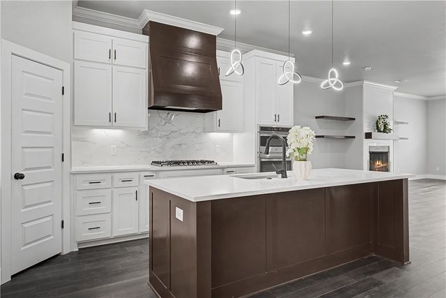 29 Selkirk Drive, Bella Vista, AR 72715