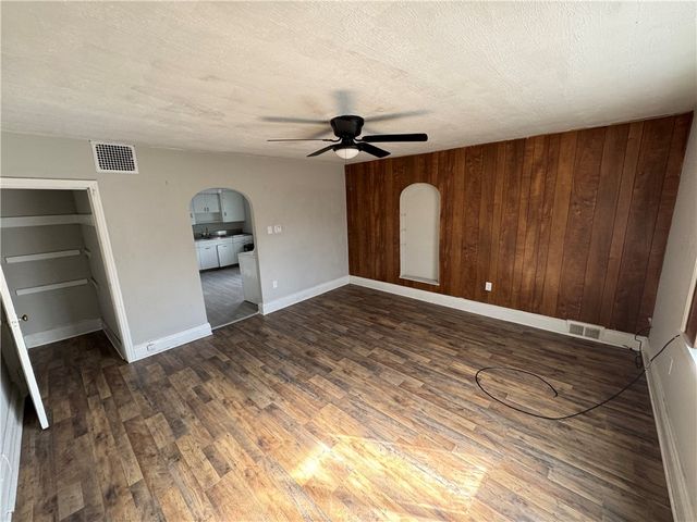 2222 7th Ave, Beaver Falls, PA 15010