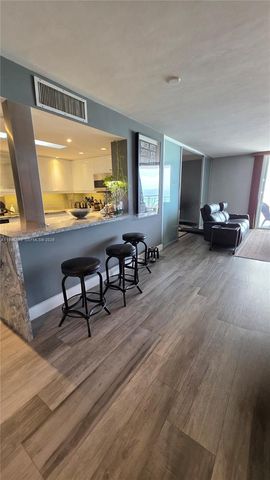 5825 Collins Ave 8J, Miami Beach, FL 33140