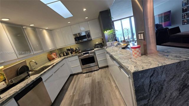 5825 Collins Ave 8J, Miami Beach, FL 33140