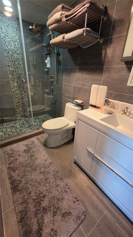 5825 Collins Ave 8J, Miami Beach, FL 33140