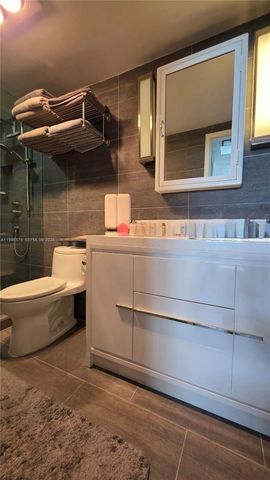 5825 Collins Ave 8J, Miami Beach, FL 33140