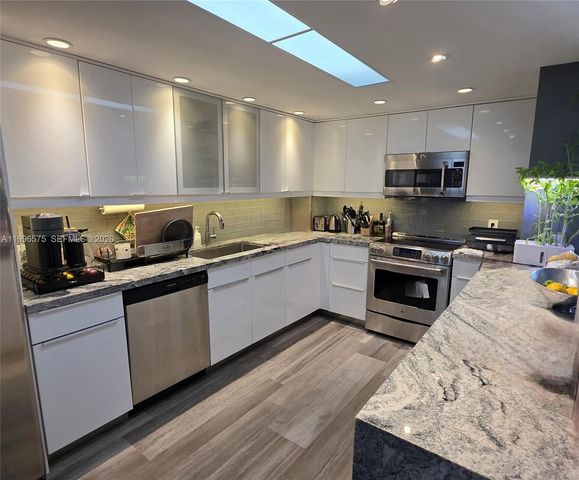 5825 Collins Ave 8J, Miami Beach, FL 33140