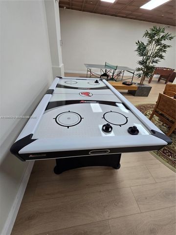 5825 Collins Ave 8J, Miami Beach, FL 33140