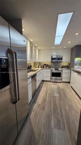 5825 Collins Ave 8J, Miami Beach, FL 33140