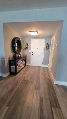 5825 Collins Ave 8J, Miami Beach, FL 33140