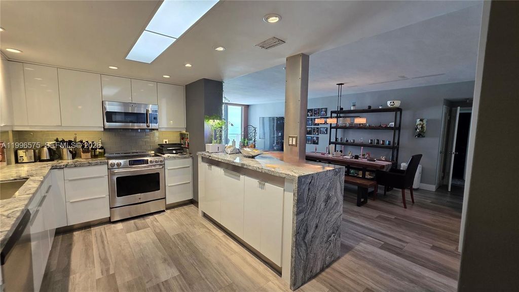 5825 Collins Ave 8J, Miami Beach, FL 33140