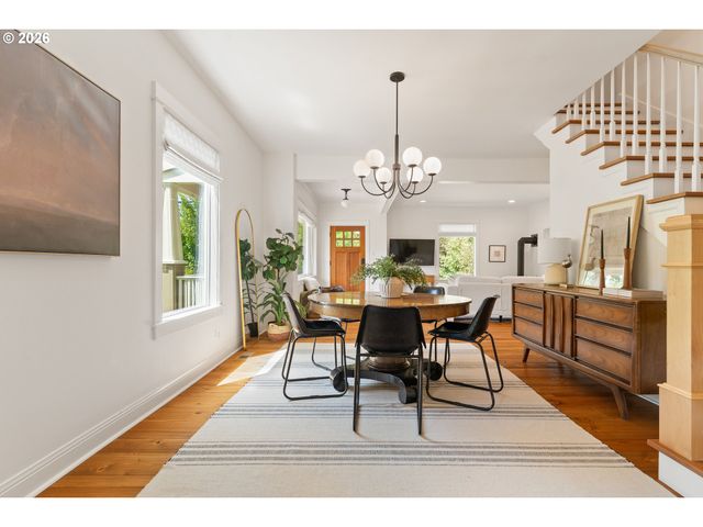 1604 Se LAMBERT St, Portland, OR 97202