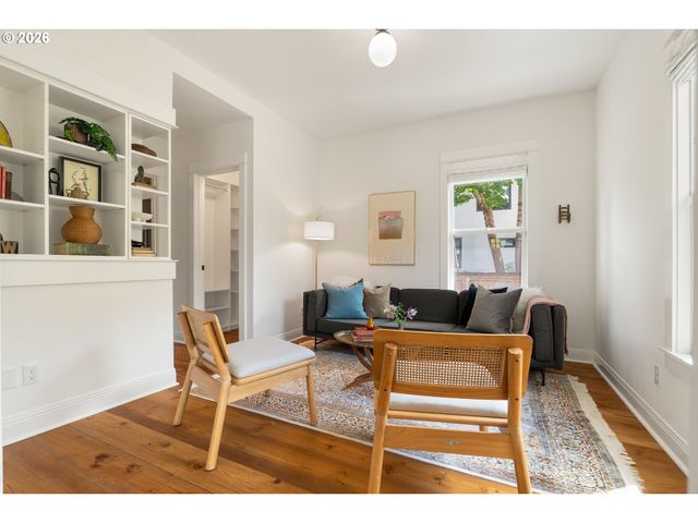 1604 Se LAMBERT St, Portland, OR 97202