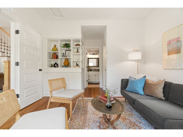 1604 Se LAMBERT St, Portland, OR 97202