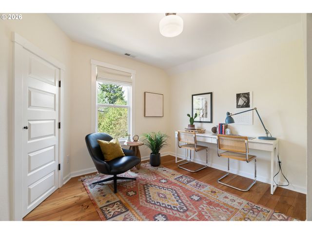 1604 Se LAMBERT St, Portland, OR 97202