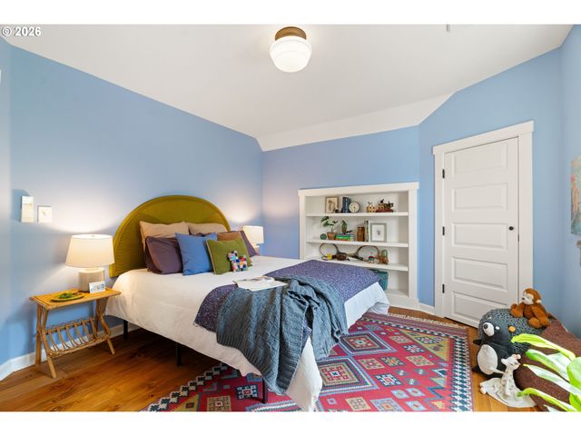 1604 Se LAMBERT St, Portland, OR 97202