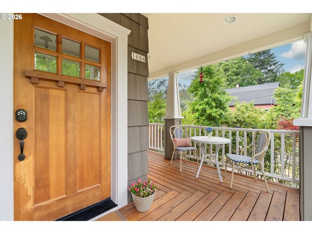 1604 Se LAMBERT St, Portland, OR 97202