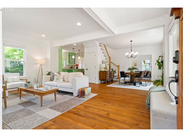 1604 Se LAMBERT St, Portland, OR 97202