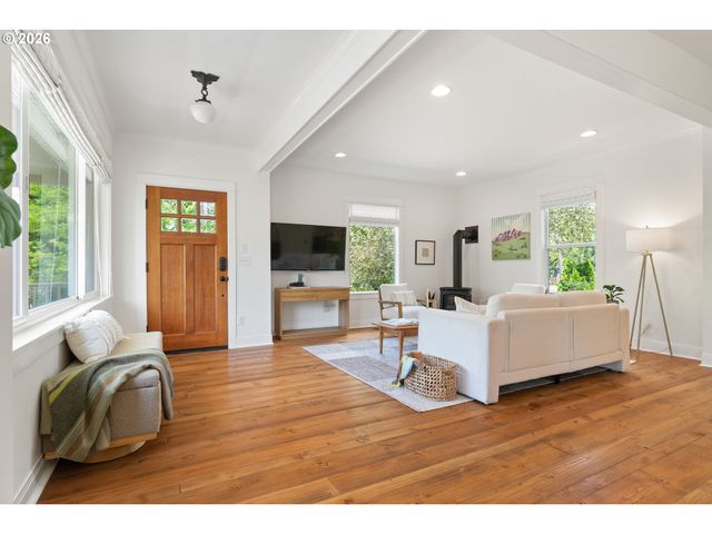 1604 Se LAMBERT St, Portland, OR 97202