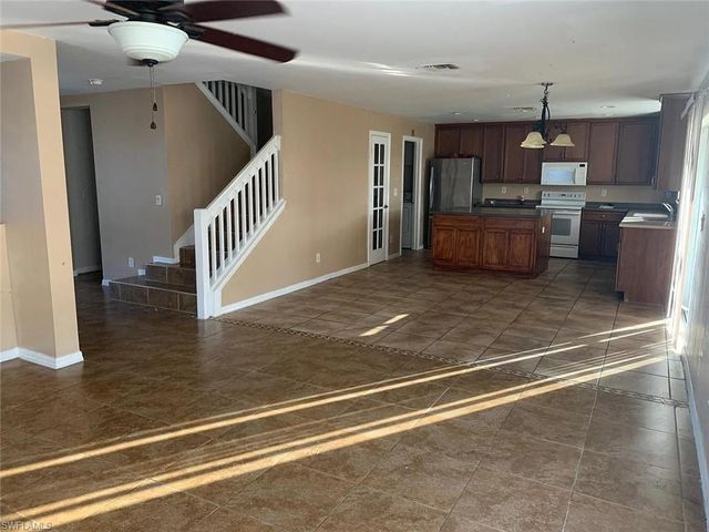 30 NE 24th TER, Cape Coral, FL 33909