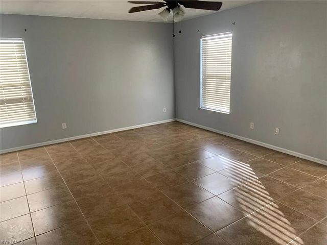 30 NE 24th TER, Cape Coral, FL 33909