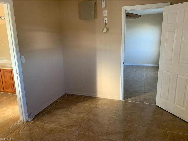 30 NE 24th TER, Cape Coral, FL 33909