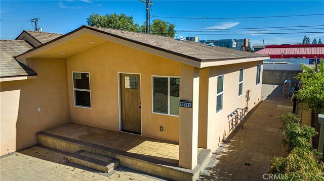 13712 Community, Panorama City, CA 91402