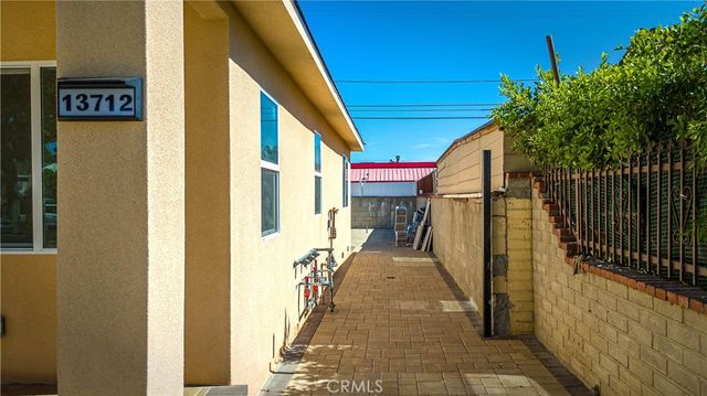 13712 Community, Panorama City, CA 91402