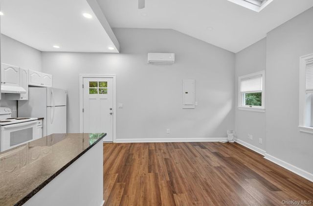 6 Greg Lane, East Northport, NY 11731