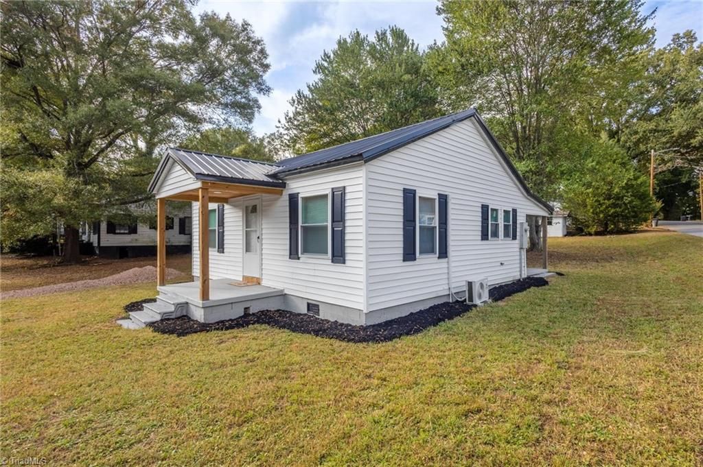 502 Hickory Avenue, Statesville, NC 28625