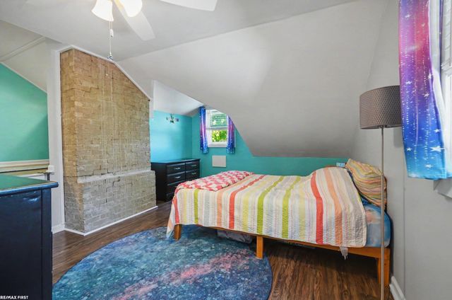 28408 Hughes Street, Saint Clair Shores, MI 48081